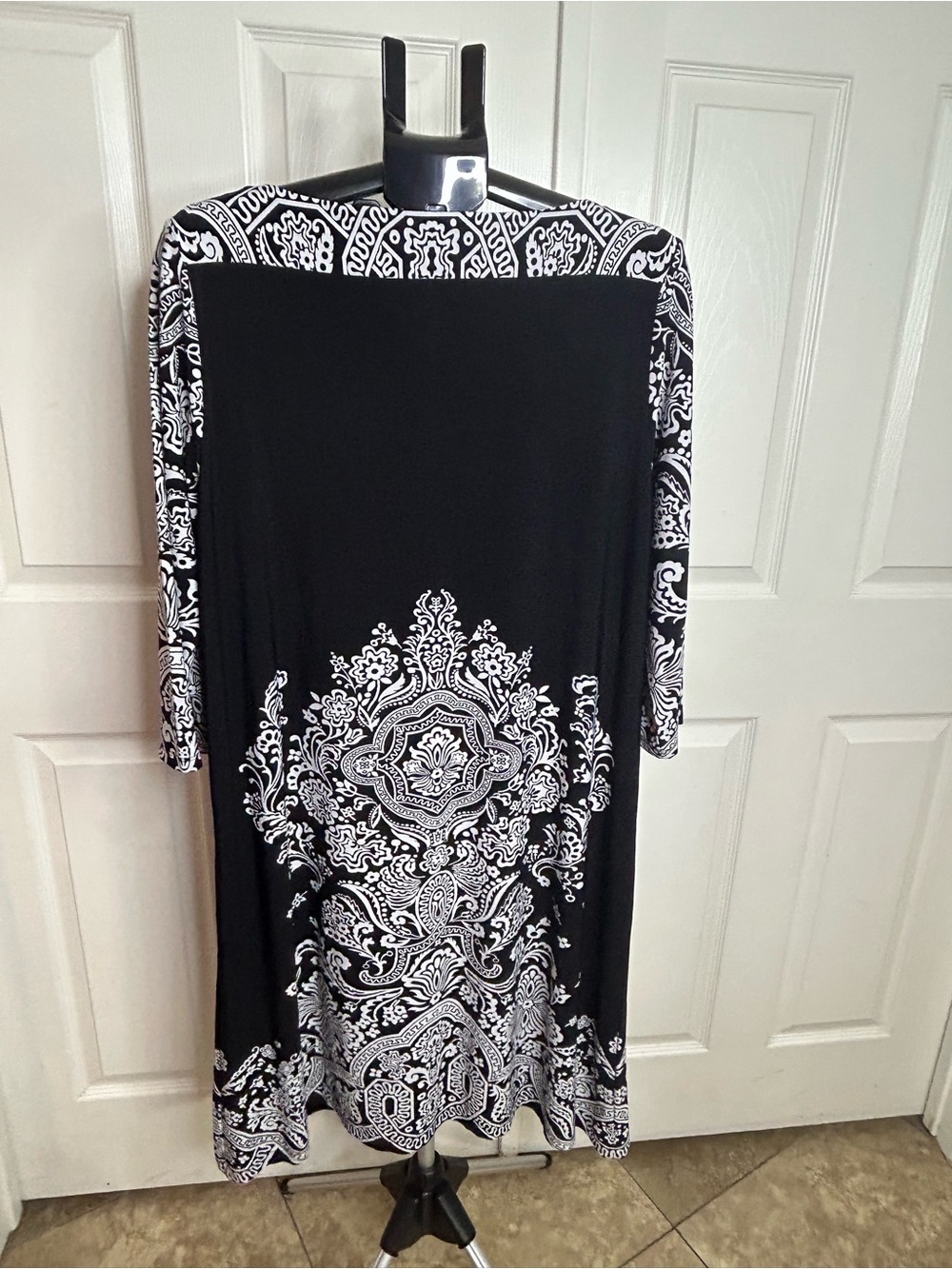 Black & White Paisley Print Women's Dress